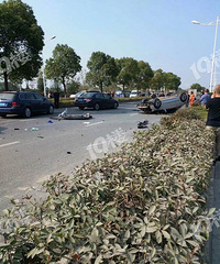 �����ĳ���ײ��Ƶ�ع⣡���������ĺ���쭳�������������⳵��