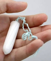 人生第一根卫生棉条也要上热搜?这个18岁小姑娘的广告词真尴尬