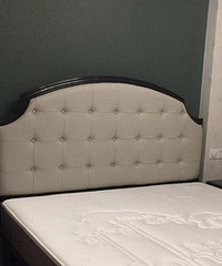 ī��ɫ����ǽ��������ʵľ����