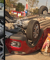 �κ�·�ڲ��ҳ�����1��ײ�� 1������ Ů˾���ڿ�