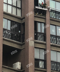 ��������ĳС������ȥ���µ� ǽ��ȫ�����޲��� ��ש����һ���