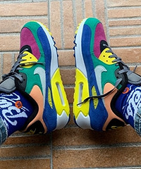 ���ڵȵ���˫nike �������С����