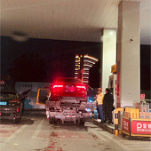 ��ɫ�µ����ϳ��ϼ���