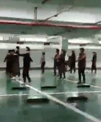 ��ۣ������ڵ���ͣ�������㳡��