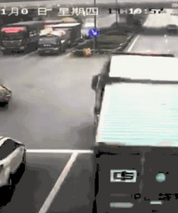 ���գ������ײ��ǰ���� ���ֳ��������ܿ��ˣ�