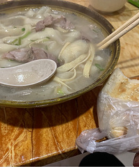 和风丽园边上的羊肉烩面 汤挺好喝的