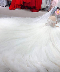 【结婚好物安利】贫民窟女孩儿的婚礼分享 婚纱还是租的好