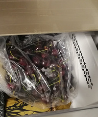 老婆单位发的年货 一箱车厘子