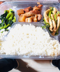 疫情当前 配合工作 伙食很好二荤一素!高标配!