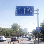 ����С����ͷ��Υ����