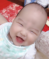 打疫苗哭惨了 还是喜欢你笑起来的样子