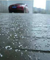 嘉善正在下雨 雨中夹杂着小小小冰雹