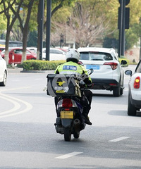 举报!我发现嘉兴交警不务正业在送外卖?!真相竟是…