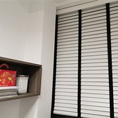 �鷿�úڰ�ɫ��ľ����