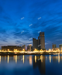 ��ĸо���������˾ӣ�����ȱ����������վ̫Զ��...