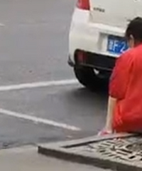 ���·���и�Ů����·�ߺȾơ�