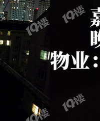 ����С����һƬ��ڣ�