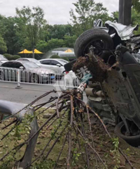 �Ϻ�������ҳ�����ײ��һ����Ϳ��