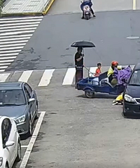 ���գ�7���к��������ߣ���һ����ɴ����