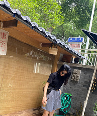 ���µ����Ƕ���С���ӣ��ں��¿���.���º�.������.