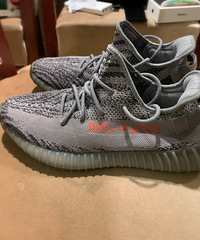 ����һ����������ļ�˫��Ь�� ������yeezy350�ز�����