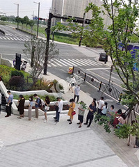 ���ĳ¥�̿�ʼ�ϳ� �������¥���ſ��ŵ���...