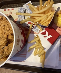 С��Ͱ����һ��һ����48.5��Ͱ�Ե�ˬ