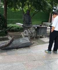 ����·�ϵ�ͩ�˵��ˣ���ҷ���