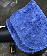 坐垫是湿的!头盔是湿的!下雨天到底还怎么骑共享单车啊!