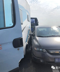 ���ߵ�����ײ���޹�С������ʻ֤��¯�ؿ���