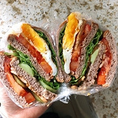 ȫ���֬������