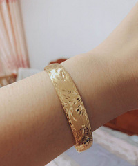 ��ʱ�ƽ�ļ۸�300��������� ��ʽҲ��Ƚ�����