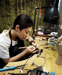 �𹤿��ÿ���������TAһ����������һö��ָ �͸��Է�