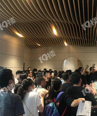 �Ƕ�ʲô������𱬳����������Ӷ������ˣ�