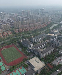 �þ��ᣡ��ʦ���ܱ�ѡ�ĸ�С��