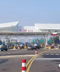 �����б������θ����շ�վ����Ѵ�10�򳵴�