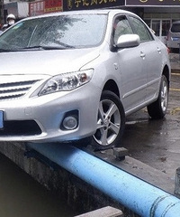 �������һĻ����60�����˿���ײ��