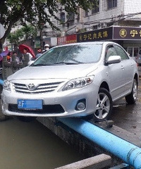 �������һĻ����60�����˿���ײ��