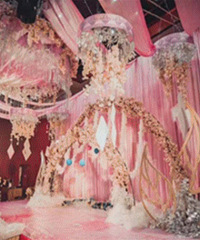 ���첼����һ��Ƭ��ɫ���� ��ůȫ��