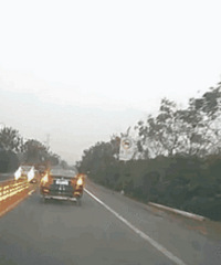 ����һ�и�ǿ�г�������������ײ���г���¼�Ǽ�¼�˾���һĻ��