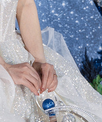 ���ȥ����һ���ƺ�ɫ���� �˾��ĳ����е�ƫ�� ����ҿ���