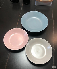 宜家的餐具颜值爆表!黑色杯子我觉得很有高级感
