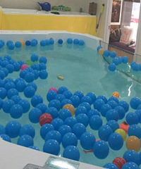 ĸӤ��Ӿ���˶�ĸ��½���һ�� �ؼҾ�������