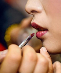 ��ױ�Լ���VS������� �ĸ������ˣ�