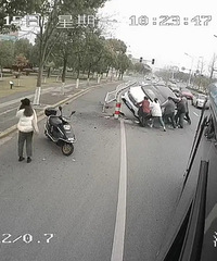 һ���ӣ����ƽ�ͷ����������Ԯ�����˺��ӿ��ڳ��ڣ�