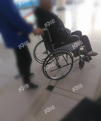 嘉兴七旬老人急哭了:病房里一觉醒来 儿孙给的千元红包不见了!