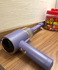 分享我的家务小妙招 洗澡的时候把浴室洗干静 打扫就不累了