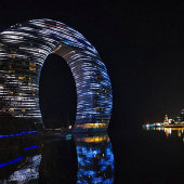 ����������·�ķ羰