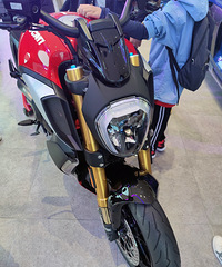 ���˵�һ�Ҷſ���ȫϵչ��