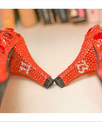 �Լ���Ƭ�ӹ��Ļ�Ь ��������� һ�����Ѿ��ǵ���ǰ��